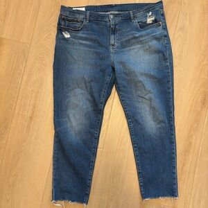 GAP Girlfriend Mid Rise Jeans Womens Size 33/16 R Distressed Mid Wash Denim